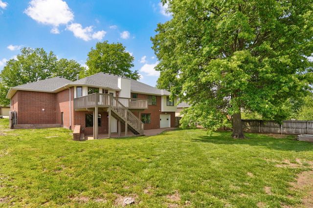 506 S Pepperhill Drive, Nixa, MO 65714