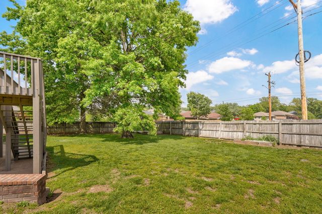 506 S Pepperhill Drive, Nixa, MO 65714