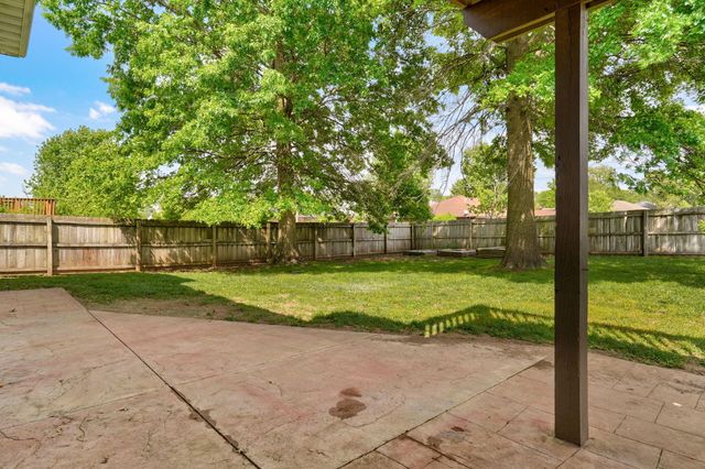 506 S Pepperhill Drive, Nixa, MO 65714