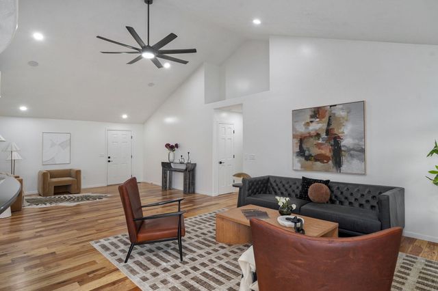 506 S Pepperhill Drive, Nixa, MO 65714