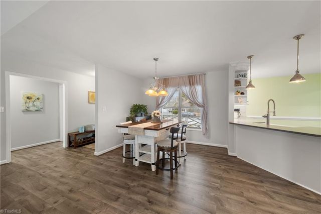 5800 Edgebrook Court, Jamestown, NC 27282