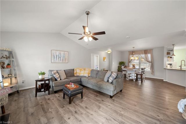 5800 Edgebrook Court, Jamestown, NC 27282