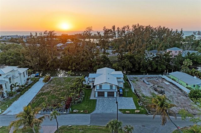 7149 LONGBOAT DRIVE N, Longboat Key, FL 34228