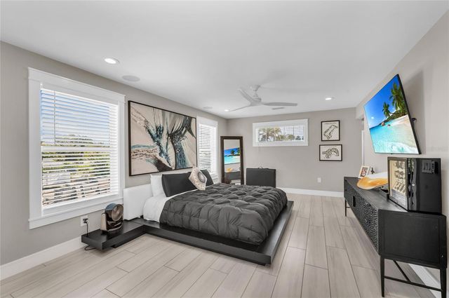 7149 LONGBOAT DRIVE N, Longboat Key, FL 34228