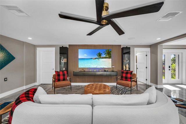 7149 LONGBOAT DRIVE N, Longboat Key, FL 34228