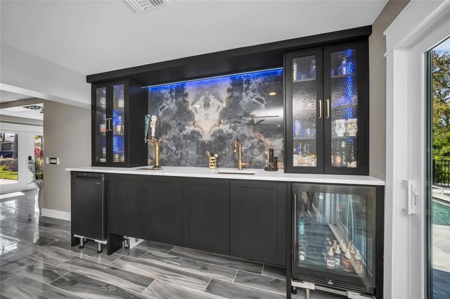 7149 LONGBOAT DRIVE N, Longboat Key, FL 34228