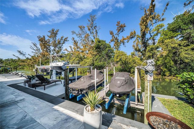 7149 LONGBOAT DRIVE N, Longboat Key, FL 34228