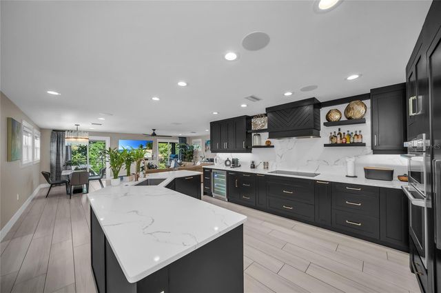 7149 LONGBOAT DRIVE N, Longboat Key, FL 34228