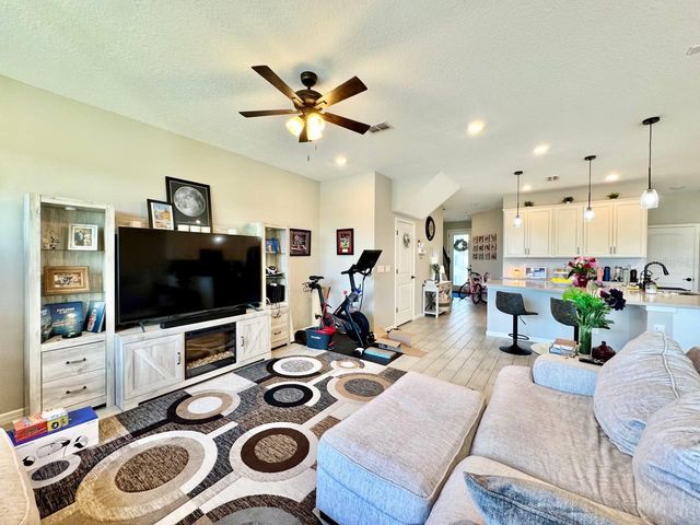 11281 BEACH WALK WAY NE, St Petersburg, FL 33716