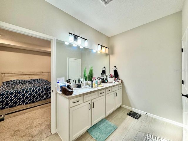 11281 BEACH WALK WAY NE, St Petersburg, FL 33716