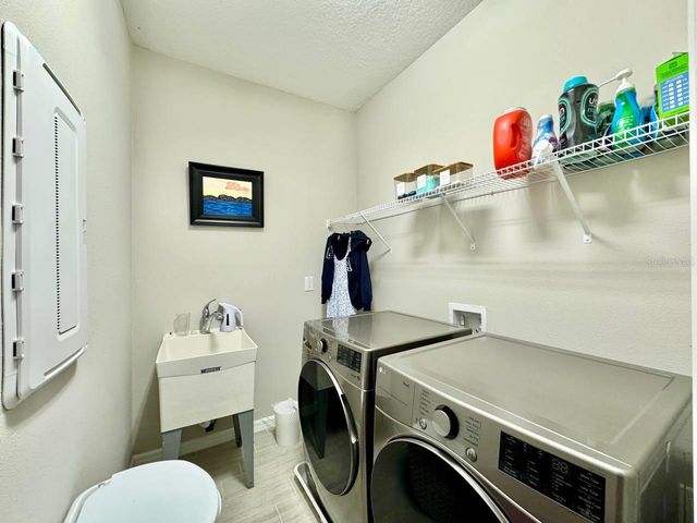 11281 BEACH WALK WAY NE, St Petersburg, FL 33716