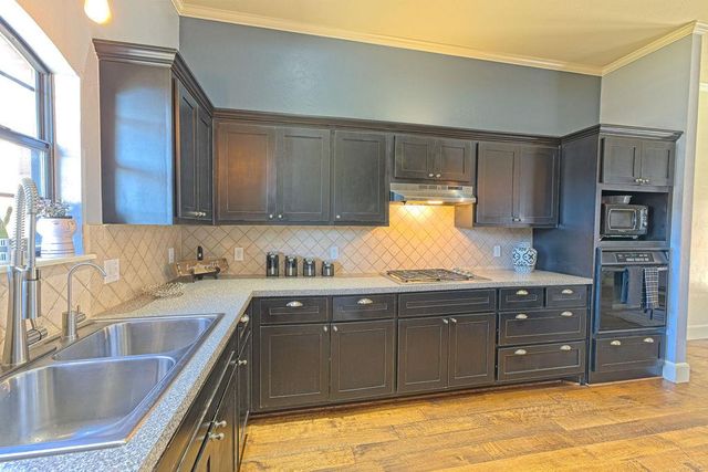 1825 Tall Grass Court, Edmond, OK 73012