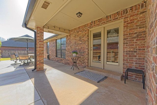 1825 Tall Grass Court, Edmond, OK 73012