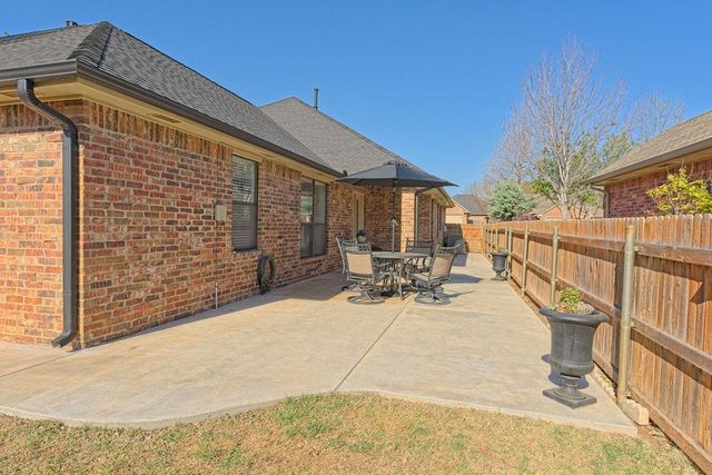 1825 Tall Grass Court, Edmond, OK 73012