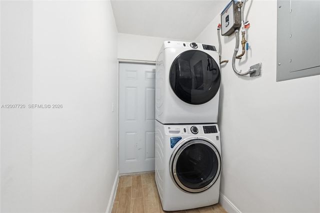 6900 NW 14th St, Plantation, FL 33313