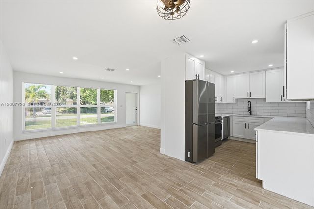 6900 NW 14th St, Plantation, FL 33313
