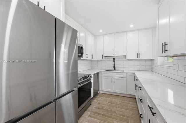 6900 NW 14th St, Plantation, FL 33313