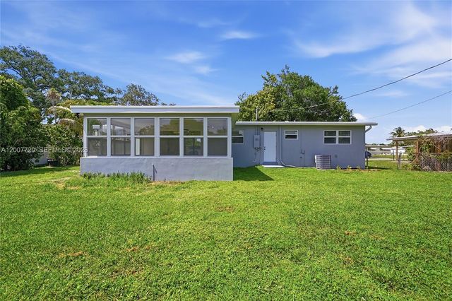 6900 NW 14th St, Plantation, FL 33313