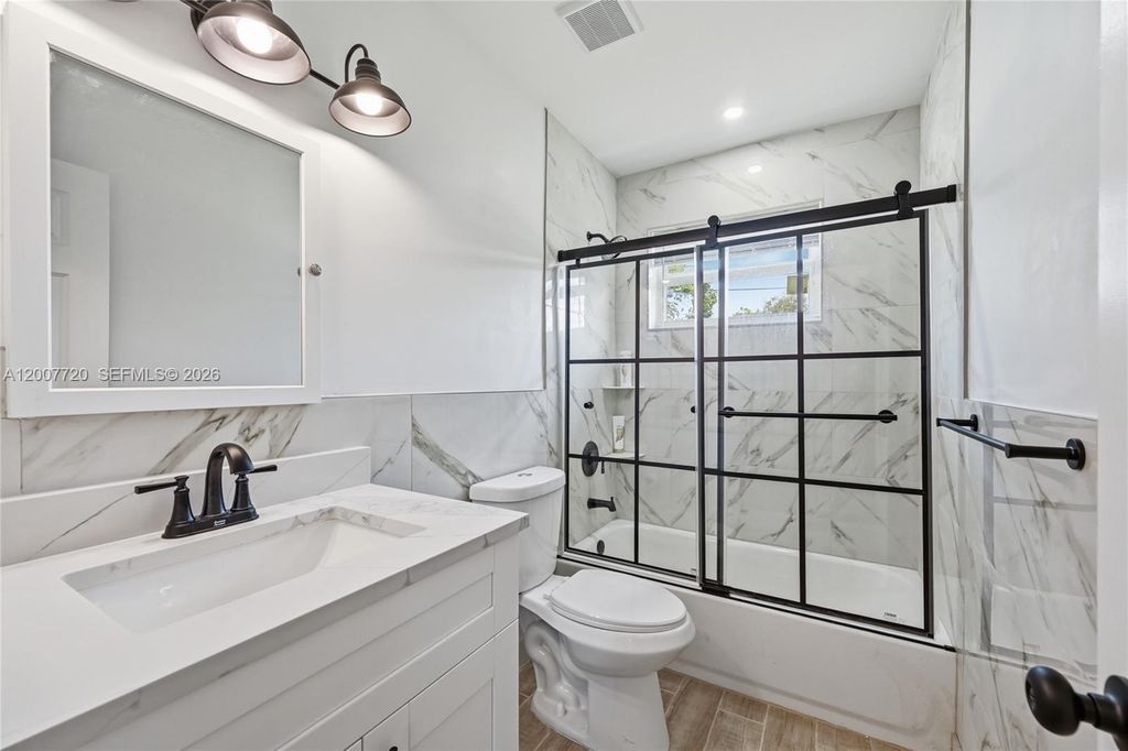6900 NW 14th St, Plantation, FL 33313