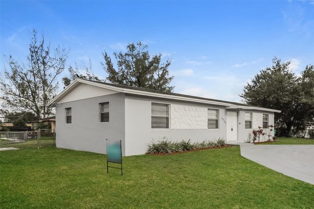 18931 NW 33rd Pl, Miami Gardens, FL 33056