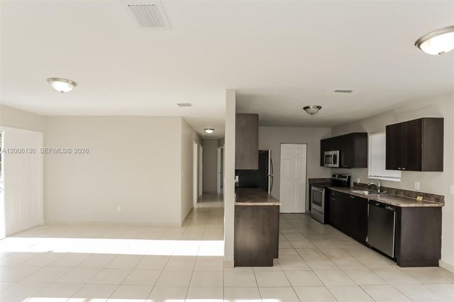 18931 NW 33rd Pl, Miami Gardens, FL 33056