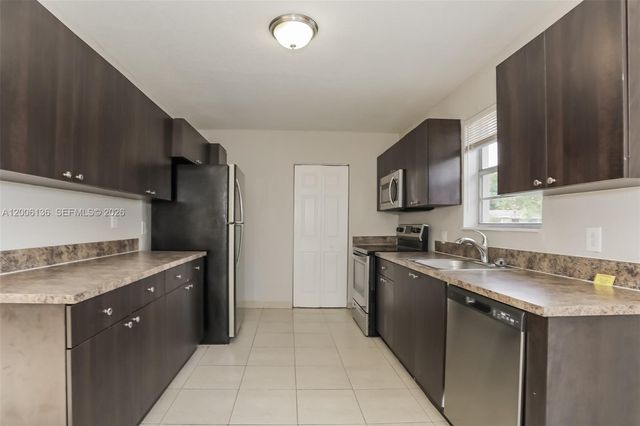 18931 NW 33rd Pl, Miami Gardens, FL 33056