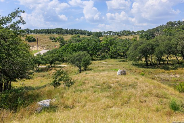 189 Fallen Acorn, Blanco, TX 78606