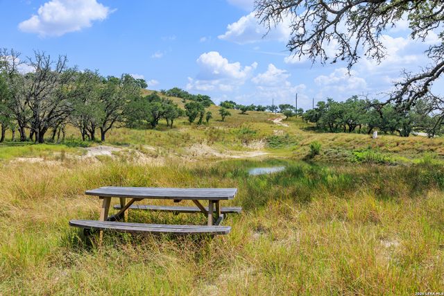189 Fallen Acorn, Blanco, TX 78606