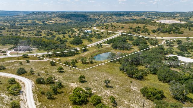 189 Fallen Acorn, Blanco, TX 78606