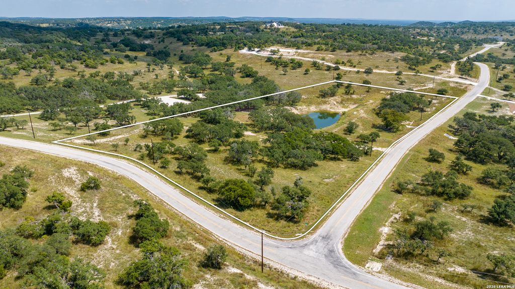 189 Fallen Acorn, Blanco, TX 78606