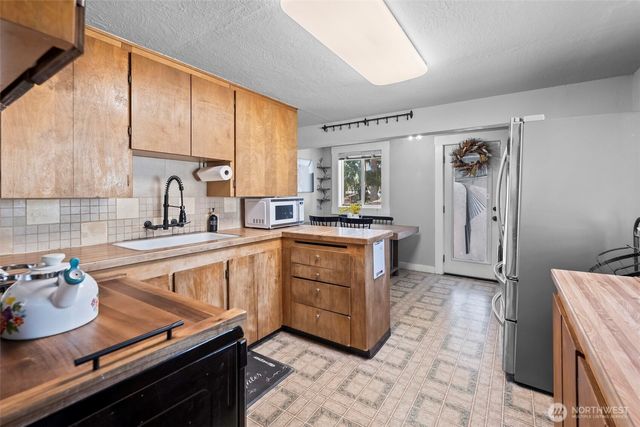 5436 S Thompson Avenue, Tacoma, WA 98408