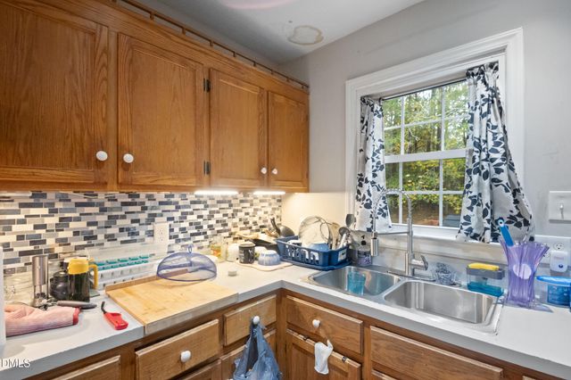 2930 Thomas Road, Henderson, NC 27537