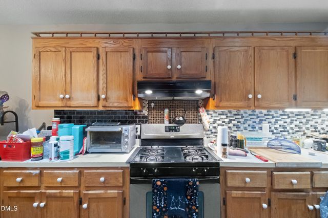 2930 Thomas Road, Henderson, NC 27537