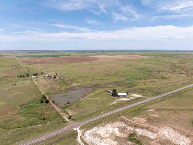 Bourquin Cattle 317 Ac, Follett, TX 79034