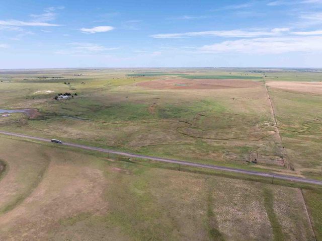 Bourquin Cattle 317 Ac, Follett, TX 79034