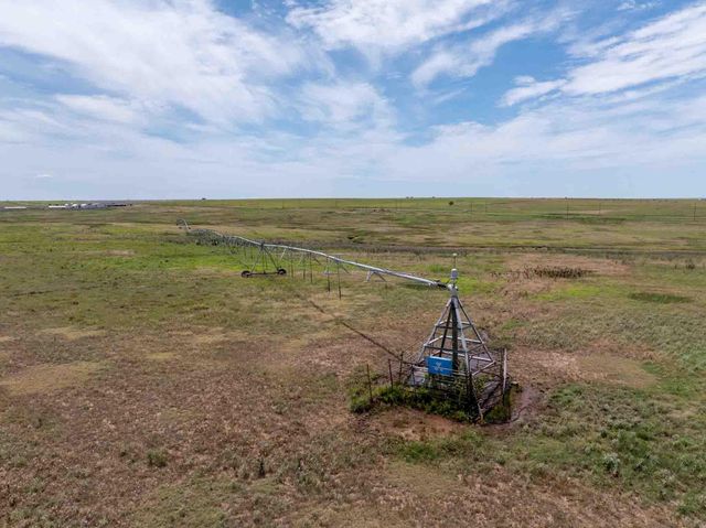 Bourquin Cattle 317 Ac, Follett, TX 79034