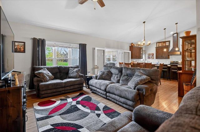 4555 Golf Drive, Windsor, WI 53598