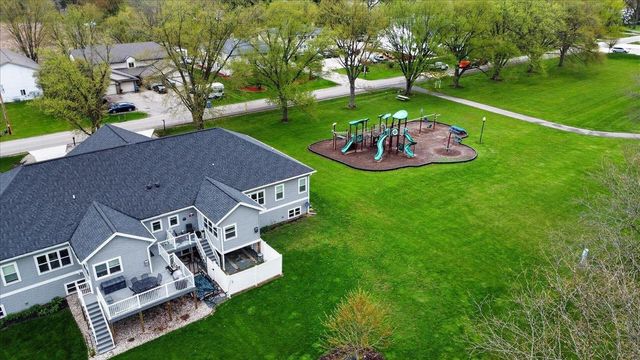 4555 Golf Drive, Windsor, WI 53598