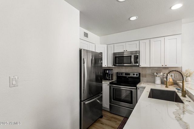 10080 E Mountain View Lake Drive Unit M327, Scottsdale, AZ 85258