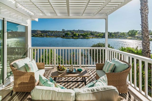 1499 La Linda Drive, San Marcos, CA 92078