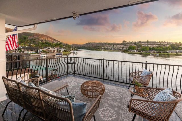 1499 La Linda Drive, San Marcos, CA 92078