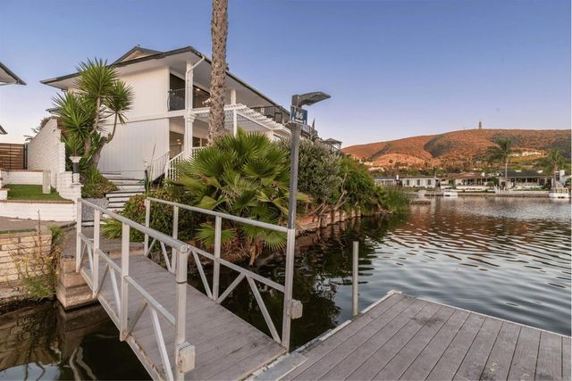 1499 La Linda Drive, San Marcos, CA 92078