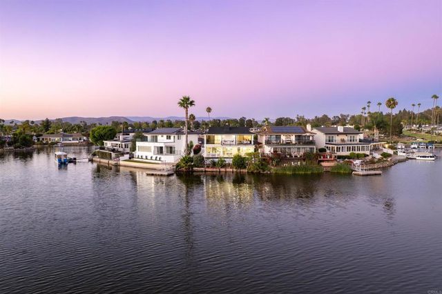 1499 La Linda Drive, San Marcos, CA 92078