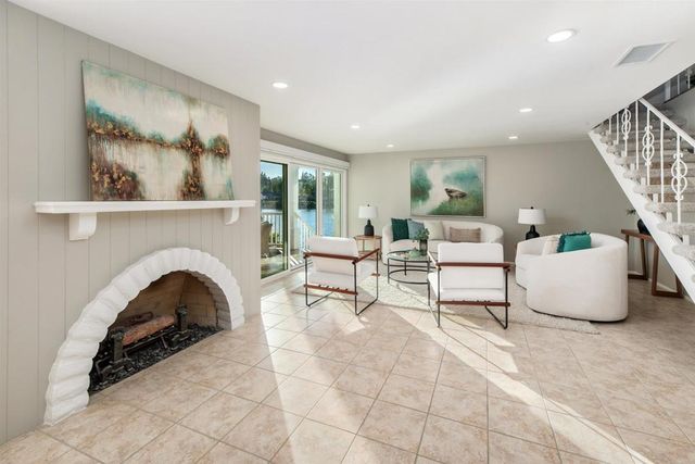 1499 La Linda Drive, San Marcos, CA 92078