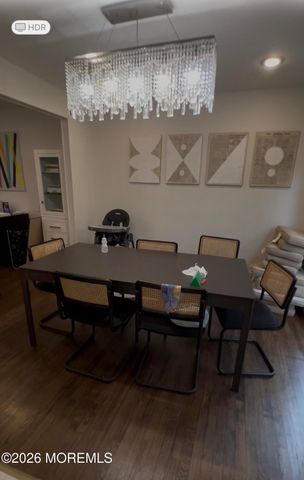 6 Teabury Lane, Oakhurst, NJ 07755