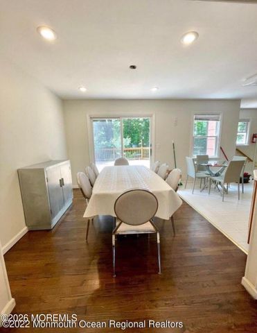 6 Teabury Lane, Oakhurst, NJ 07755