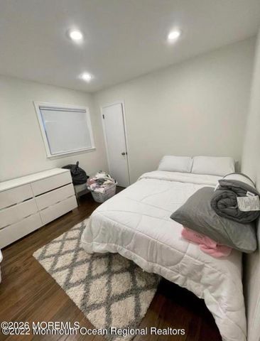 6 Teabury Lane, Oakhurst, NJ 07755