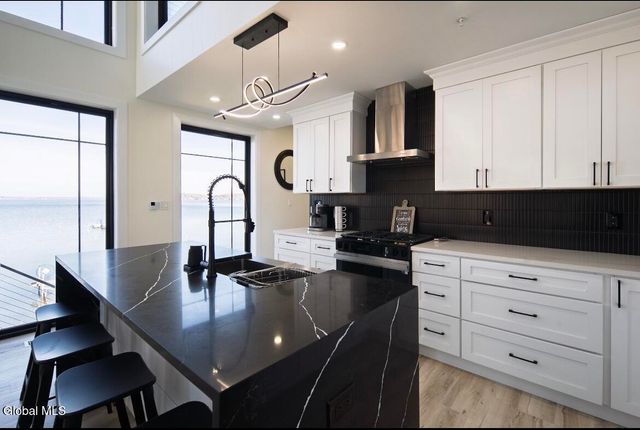 126 9th Street, Malta, NY 12866