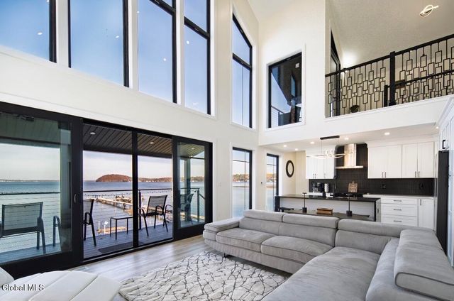 126 9th Street, Malta, NY 12866