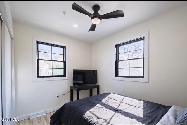 126 9th Street, Malta, NY 12866